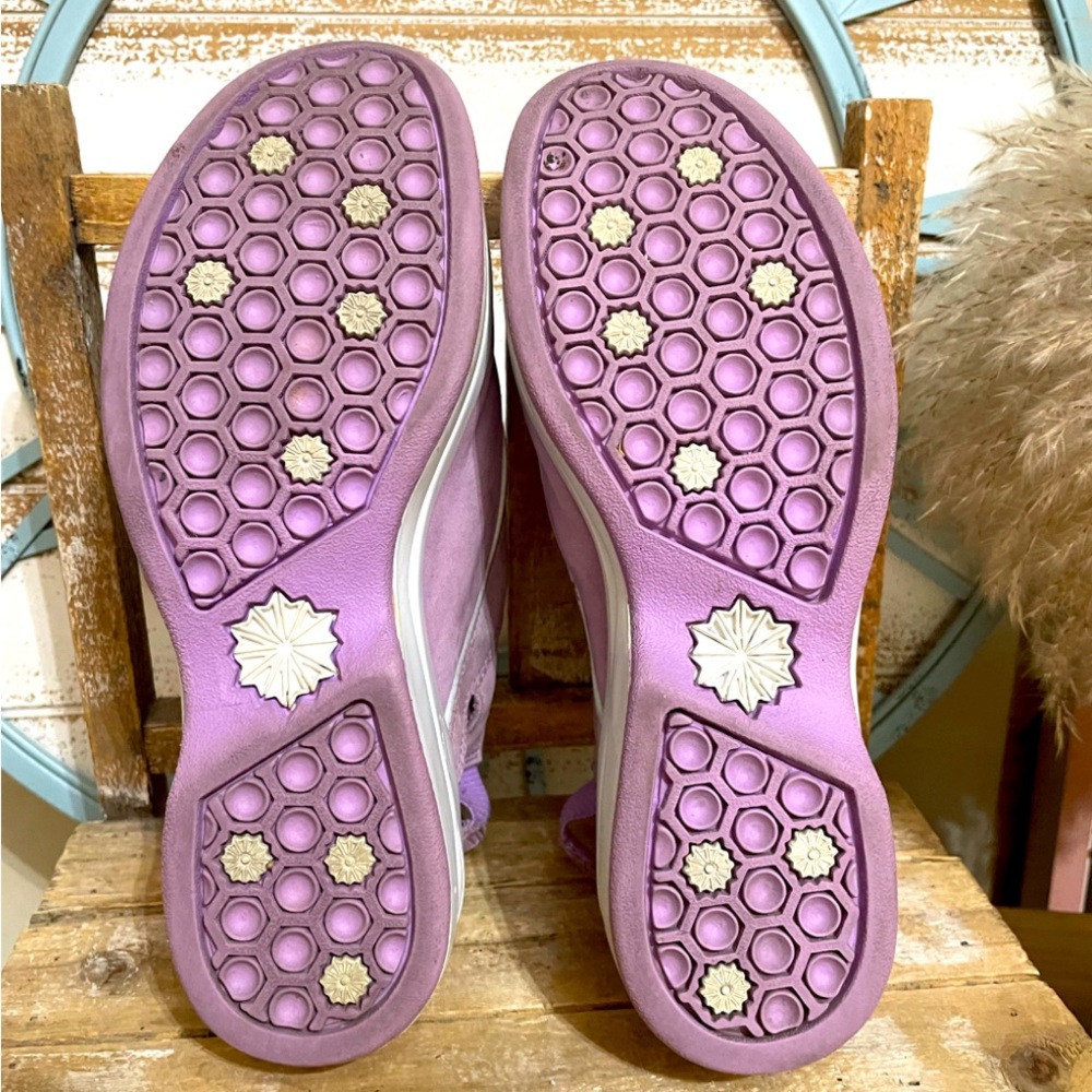 Women’s Vtg. Reebok Lavender Wedge Shoe Sz 8 - Picture 5 of 5